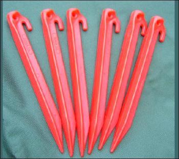 Plastic Pegs Pack of 6, 9 Inch Strong Red Plastic Pegs