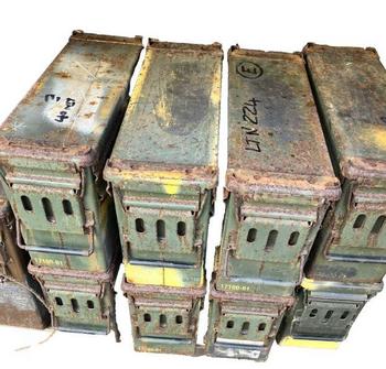 40mm Ammo Box Genuine U.S Military Tough Green PA120 Metal Ammo Box ( 15cm x 44cm x 25cm) - main image
