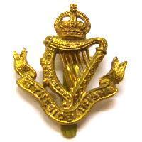 Brass Cap badge To the Tyneside Irish - Kitchener's Army