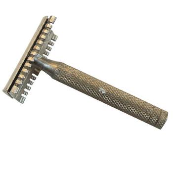 British Army Issue Wartime Razor - main image