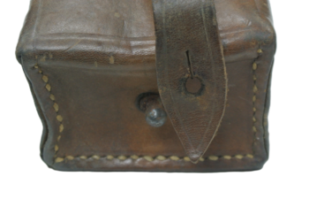 Vintage Leather pouch - main image